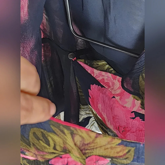 Anne Klein Y2K Vintage 100% Silk Floral Wrap Blouse – Sheer & Feminine Size 12 - Picture 11 of 15